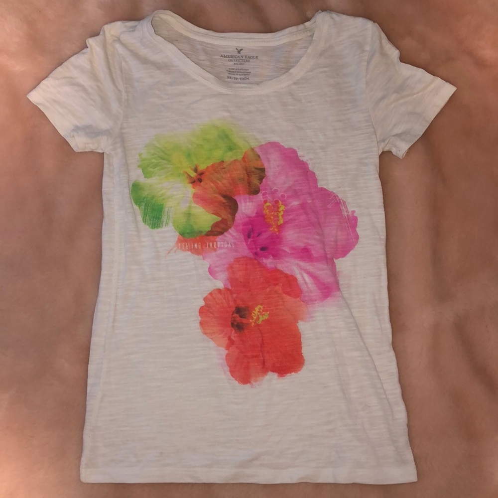 American Eagle Tee shirt with flowers